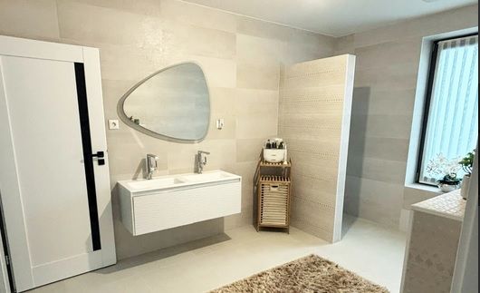 LENYŰGÖZŐ LUXUS, ELEGÁNS VILLA!