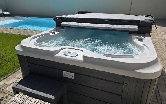 LENYŰGÖZŐ LUXUS, ELEGÁNS VILLA!