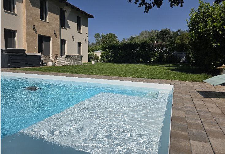 LENYŰGÖZŐ LUXUS, ELEGÁNS VILLA!