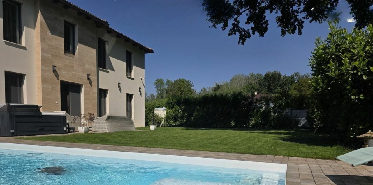 LENYŰGÖZŐ LUXUS, ELEGÁNS VILLA!