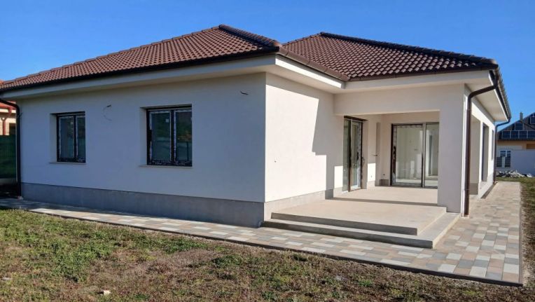Szabadon álló családi ház