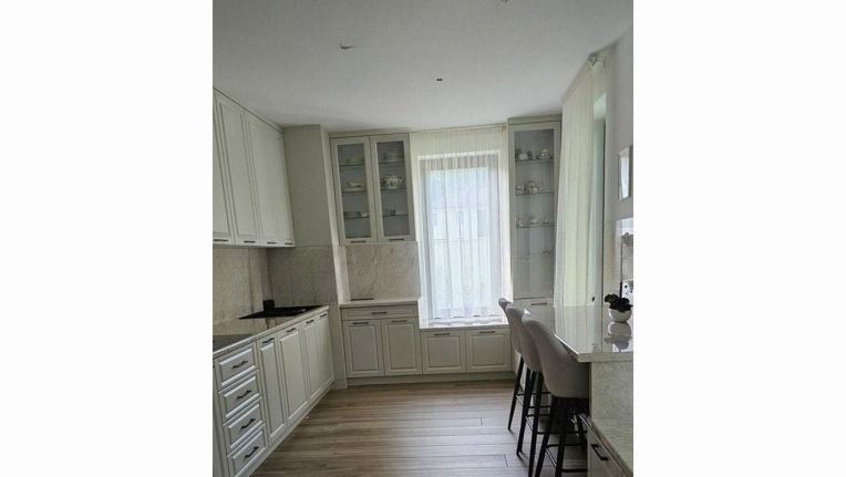 LENYŰGÖZŐ LUXUS, ELEGÁNS VILLA DEBRECENBEN A NYULAS VÁROS RÉSZEN !